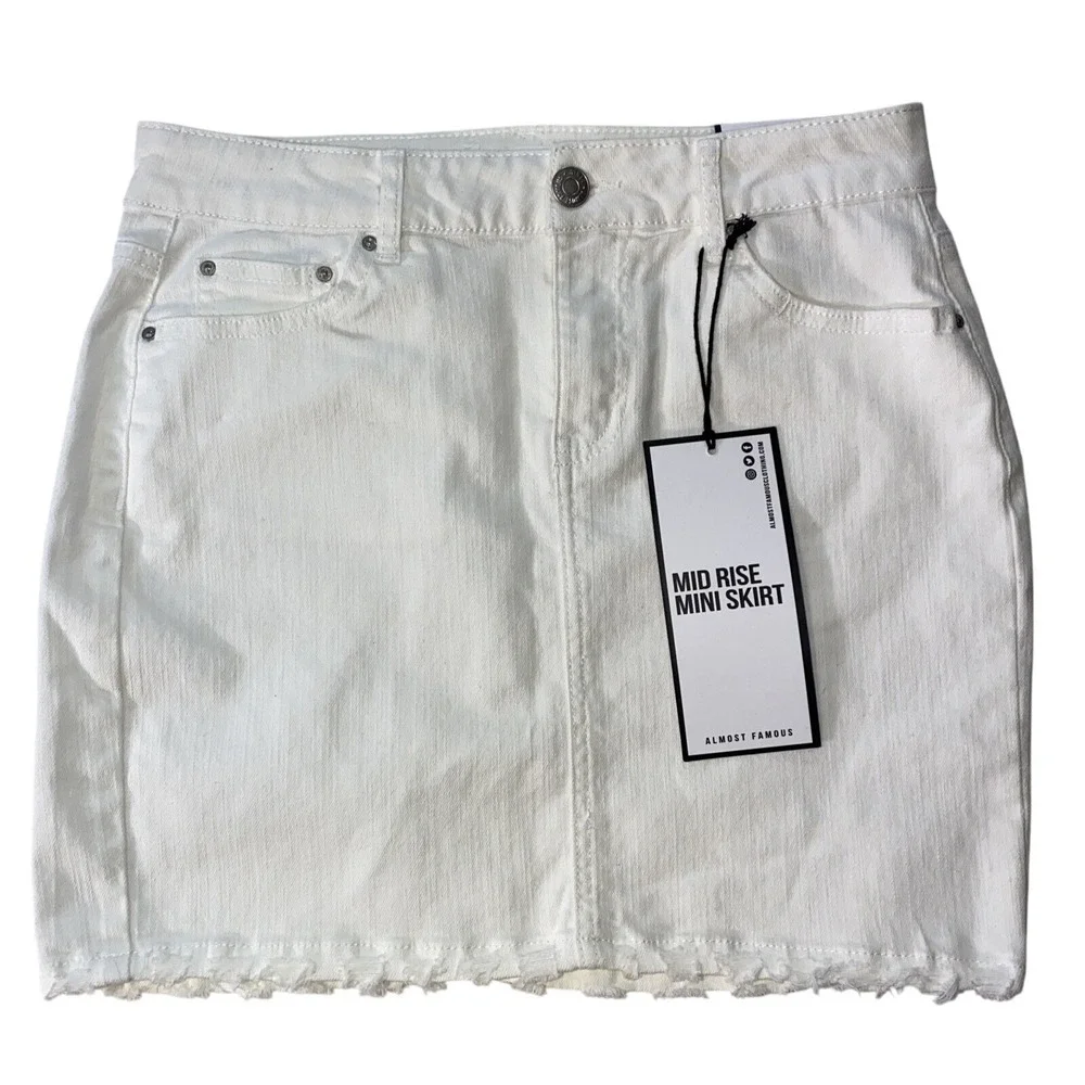 Almost Famous Mini Skirt Size 9 White Mid Rise Denim Frayed Distressed Y2K Trend